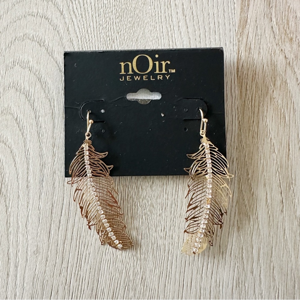 NEW Noir Jewelry Leaf Earrings